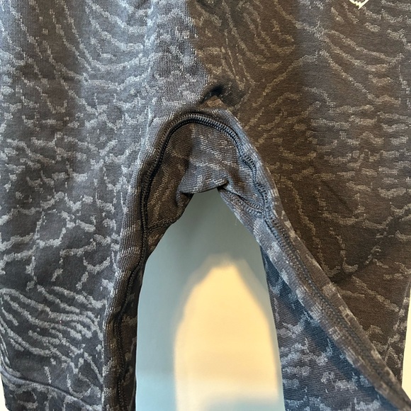 Gymshark Adapt Black Animal Seamless Biker Shorts - Picture 5 of 8